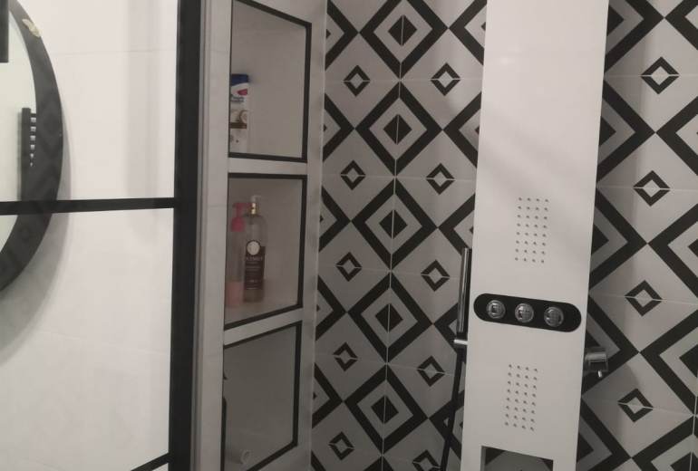 Tuš kolona Bianco Nero Touch