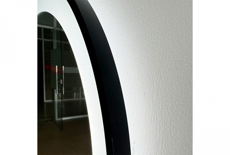 Kiara 70 Round Nero LED Fog free